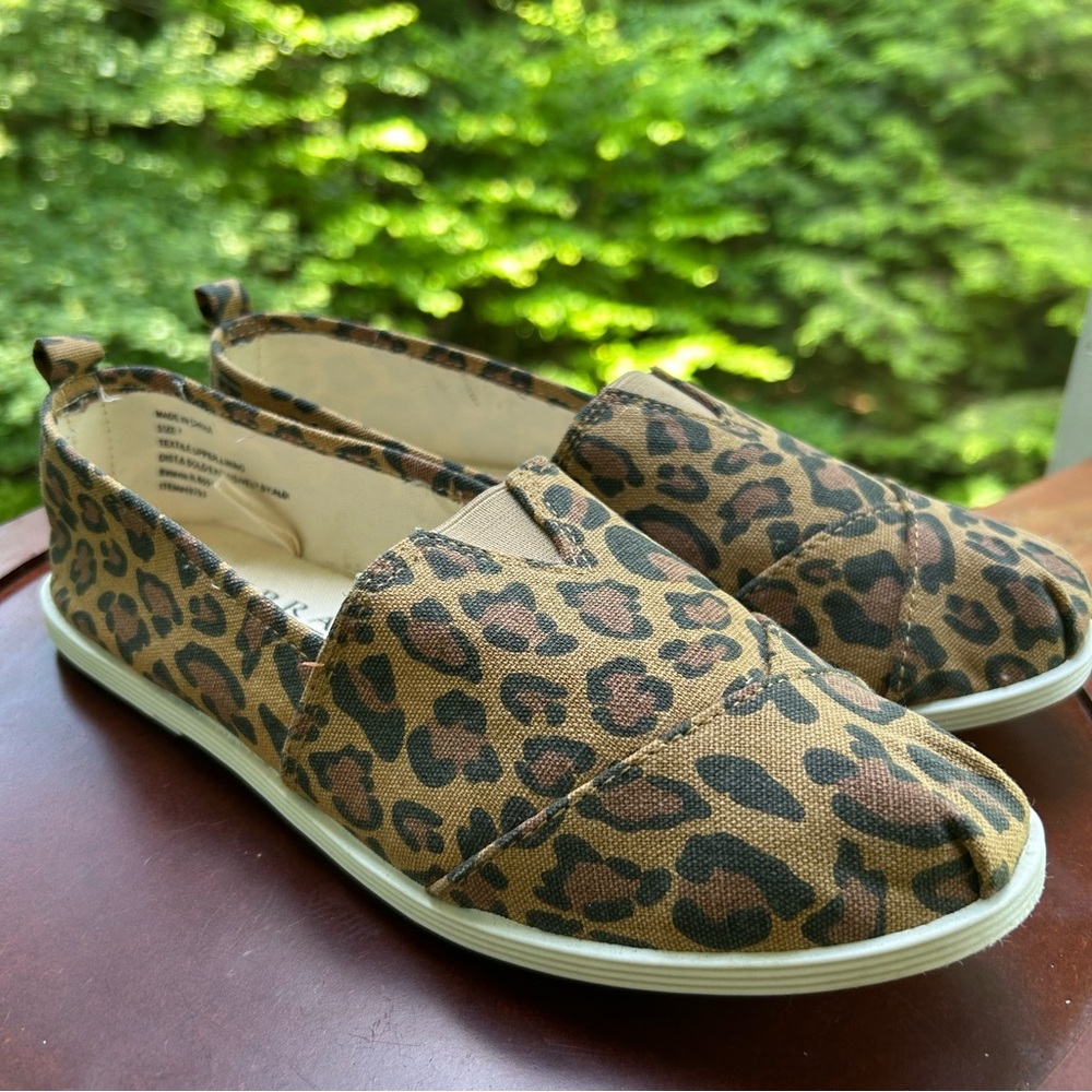 Canvas Leopard Print Espadrille Flats | Women’s 7 | Memory Foam Slip Ons - Picture 3 of 9